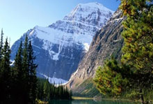 雷速体育：曼联最艰难时刻迎击阿森纳 数据示梦剧场沦陷.